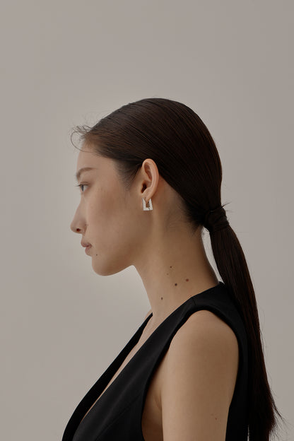 23　Every “Rectangle” Pierced